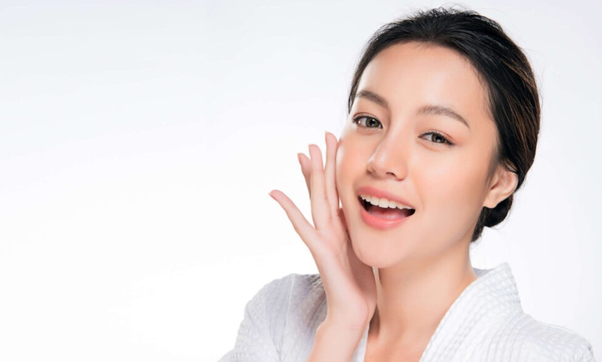 Image 1: Enjoy Premium Korean Facial with Deep Cleansing and Facial Brightening