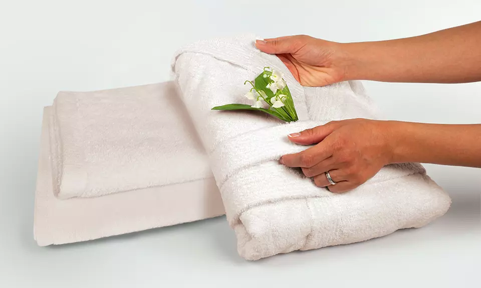 Set con accappatoio, asciugamano e salvietta ospite, 100% cotone