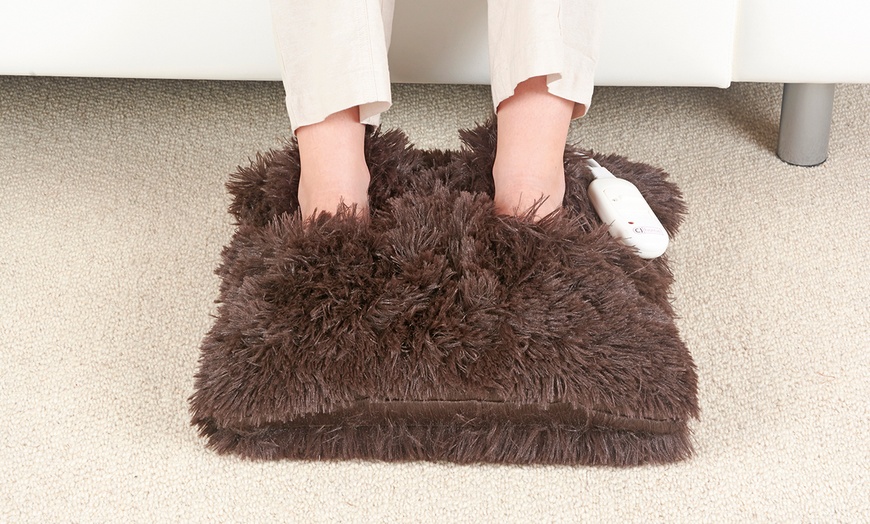 Image 7: Heated Cushion with Pockets