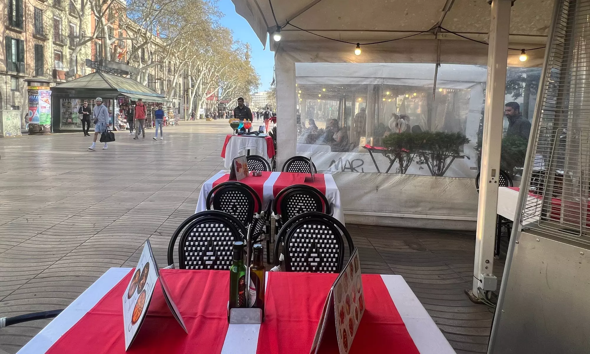 Menú de mariscada o parrillada de carne con entrante, bebida y café