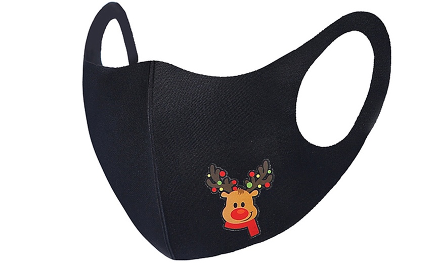 Image 4: Unisex Christmas-Themed Face Mask