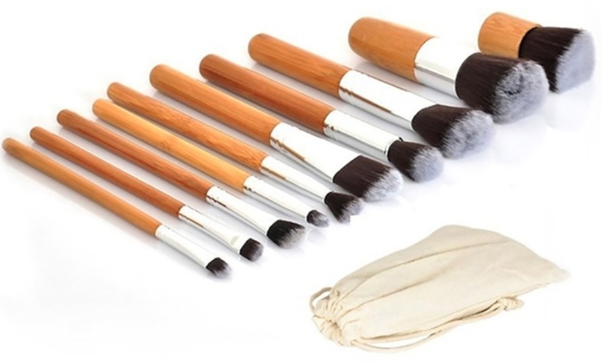 Image 2: Bamboo Make Up Brush Set