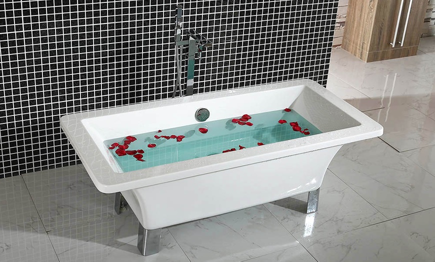 Image 1: Deluxe Home Bath