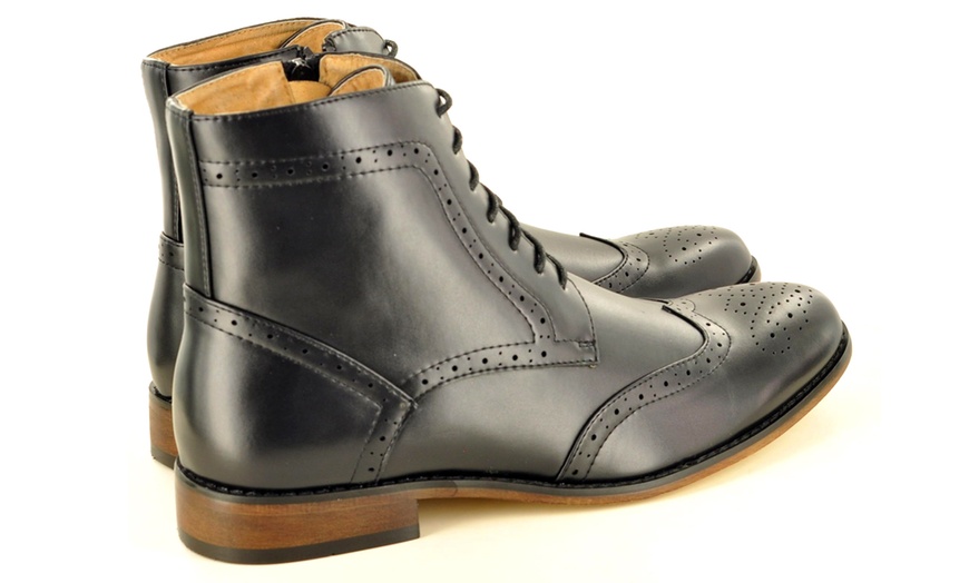 Image 4: Men's Round Toe Brogue Boots