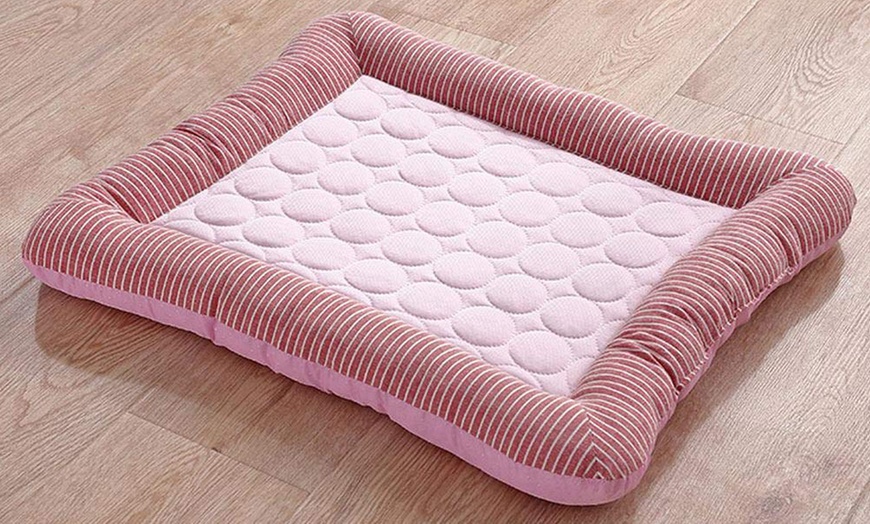 Image 7: Pet Cooling Gel Bed