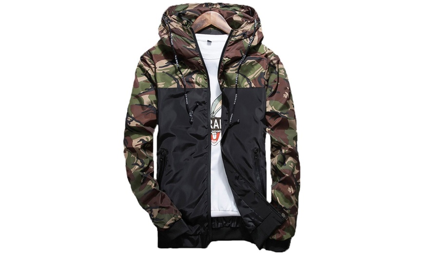 Image 2: Men's Hooded Camo Jacket