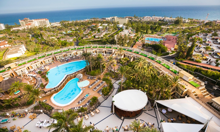 Image 15: Acceso a zona chill out con piscina en Thalasso Gloria - San Agustín