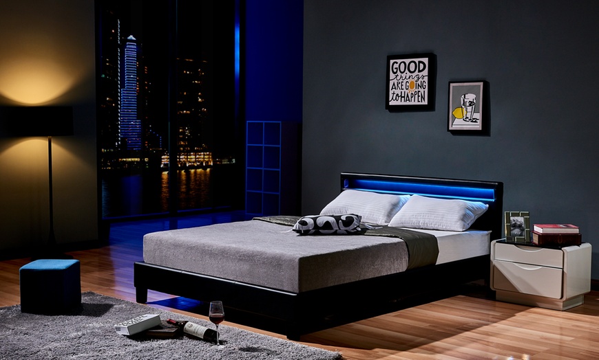 Image 6: Home Deluxe Bett mit LED-Leuchte