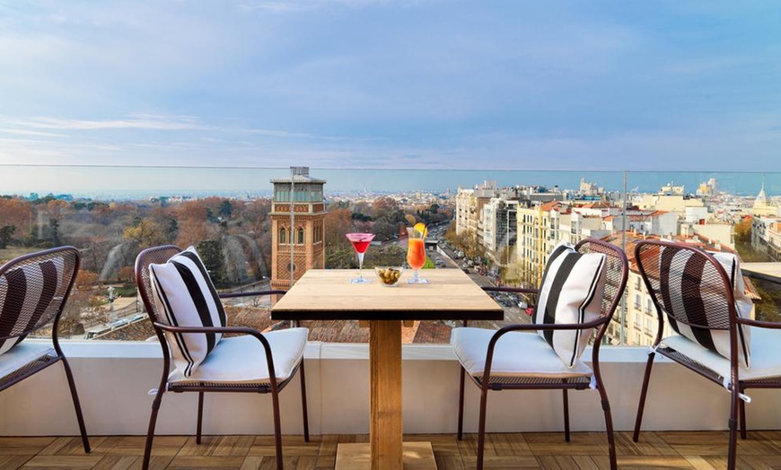 Image 11: Madrid: habitación doble o twin con desayuno para 2 personas