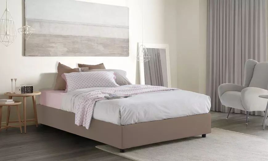 Image 13: Lit double "Silvia" avec matelas en option