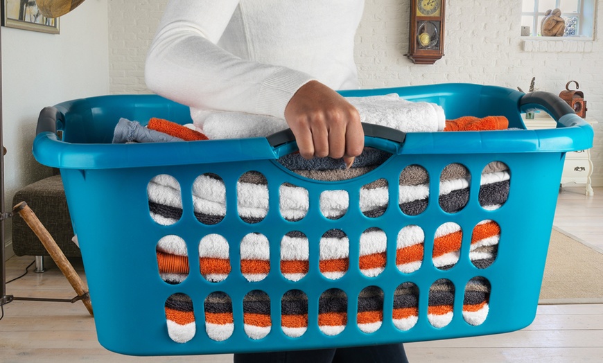 Image 7: Beldray Hip Hugger Laundry Basket