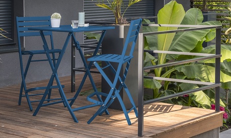 Ensemble contenant une table haute pliante et deux tabourets hauts pliants en aluminium