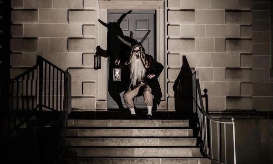 Image 7: 1-Hour Lantern-Lit Spooky Alexandria Tour w/ Spine-Chilling Stories