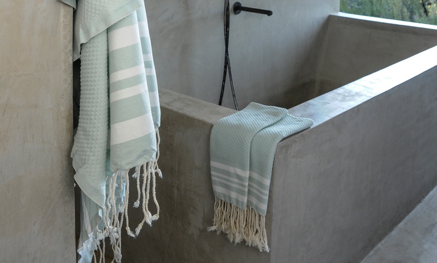 Image 3: Hamptons Bathroom Towel Set