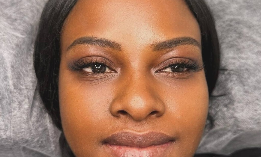 Image 6: Lash Perfection: Classic, Hybrid or Volume Full Set Eyelash Extensions