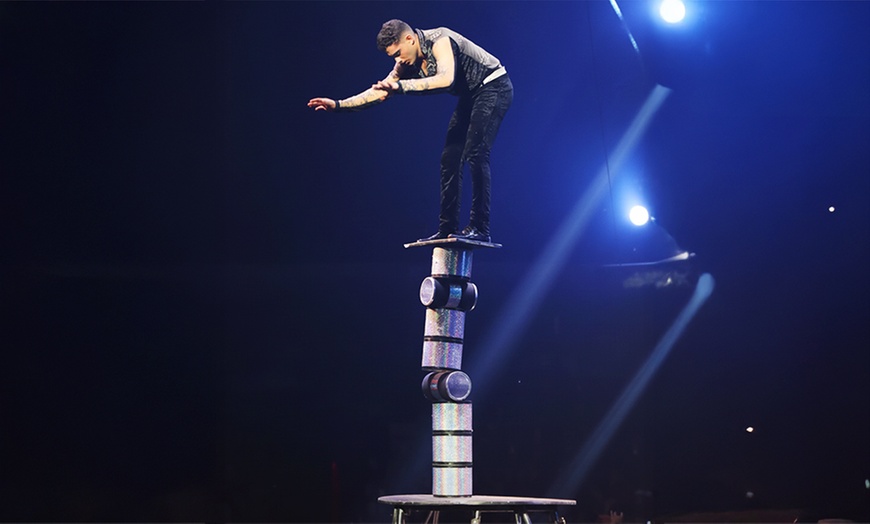 Image 2: "Les Magiciens de la Piste" au Cirque Pinder à Rennes