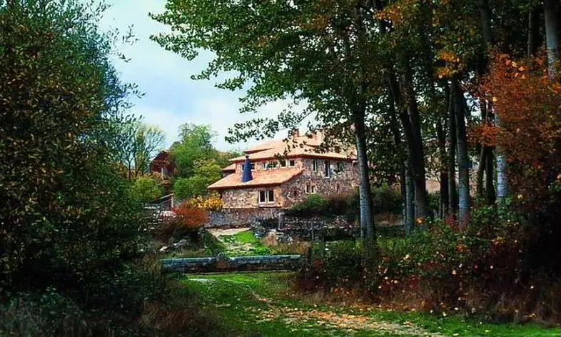 Soria: 1 o 2 noches en habitación doble para 2 personas con desayuno y opción a una cena en Enclave Soria - Primary Image