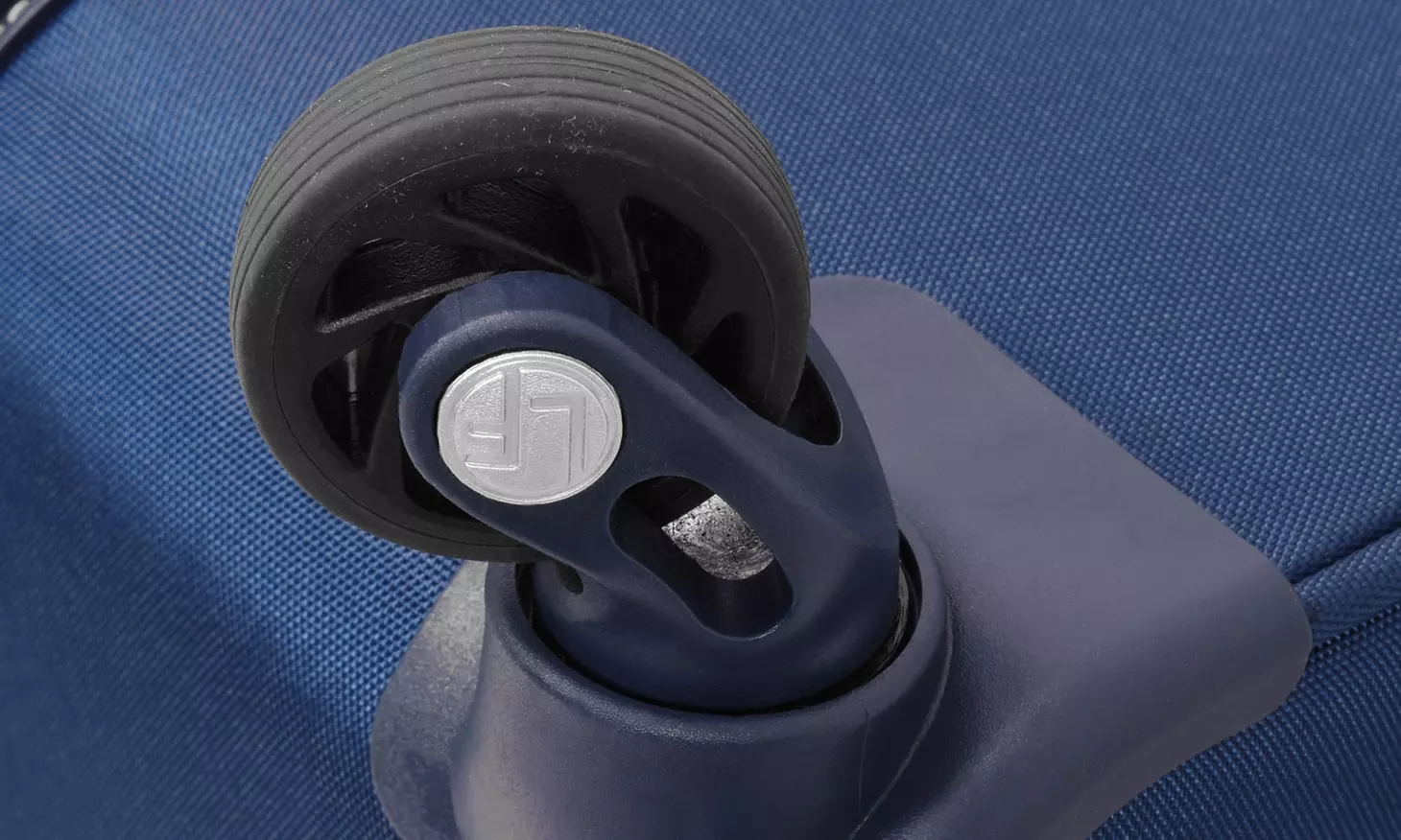 London Fog Knightsbridge 25" Spinner and 17" Cabin Bag Luggage Set (2-Piece) - Image 3