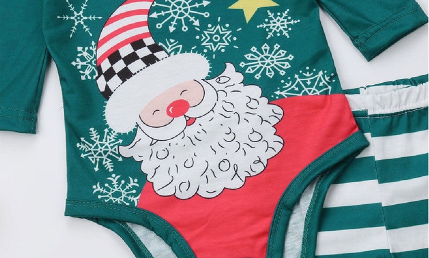 Image 9: Pijama a rayas de Santa Claus