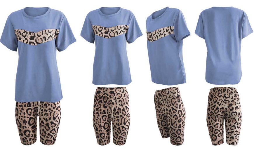 Image 3: Women's Snake or Leopard Print Shorts and T-Shirt Set
