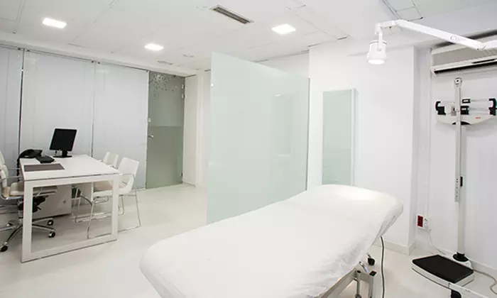 ¡Adiós, varices! 1 o 2 sesiones de escleroterapia vascular en piernas