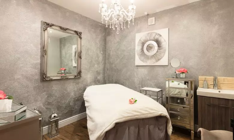 Indulge in Bliss: Luxury Pampering & Refreshments Await!