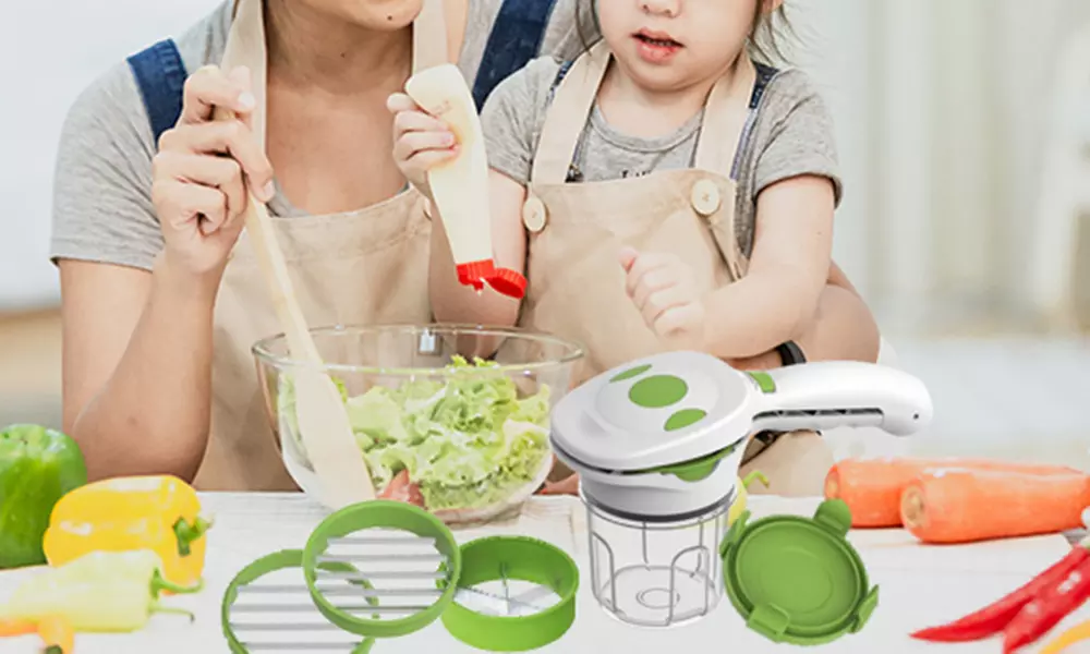 Hachoir manuel 5 en 1 avec lames en acier inoxydable de Silvano - Primary Image