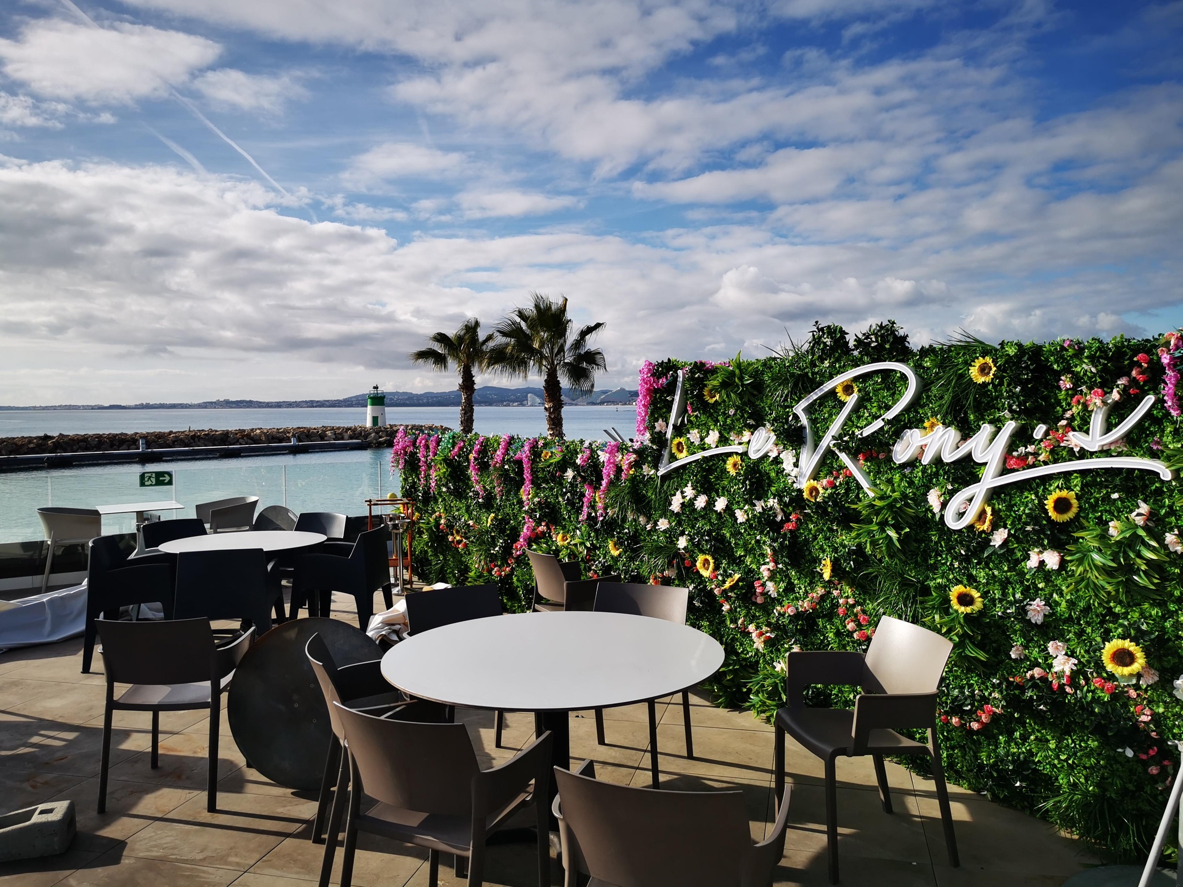 Formule à la carte entrée-plat-dessert avec vue mer pour 1 ou 2 pers.