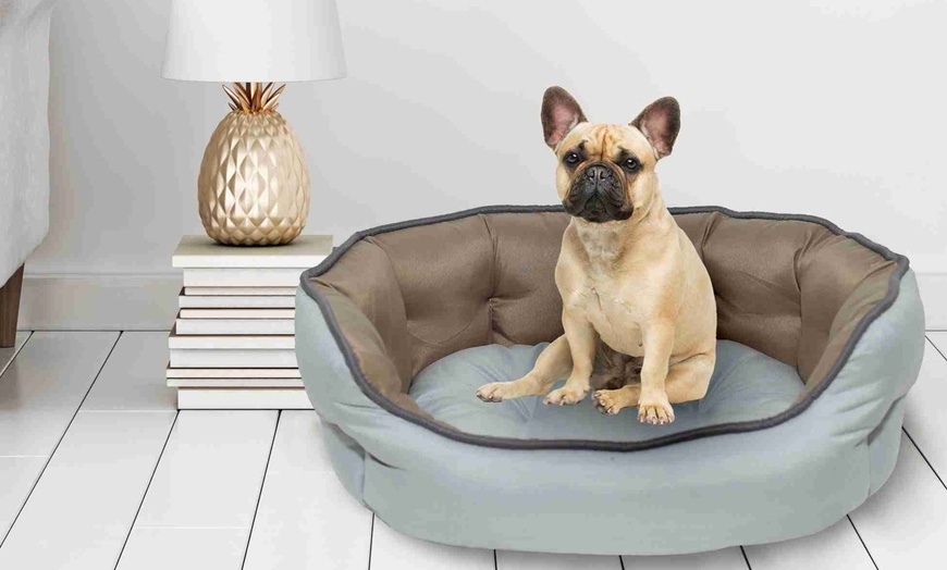 Image 10: Quilted Pet Bed