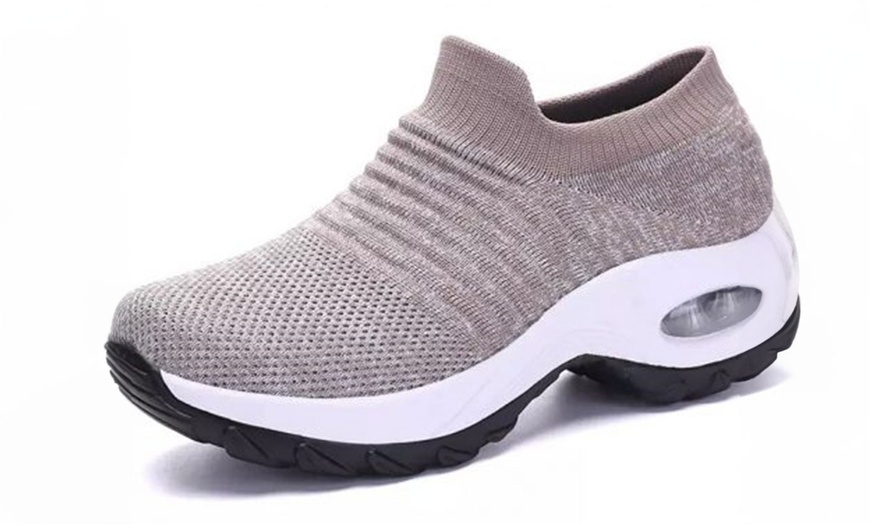 Image 7: Breathable Wedge Slip-On Shoes