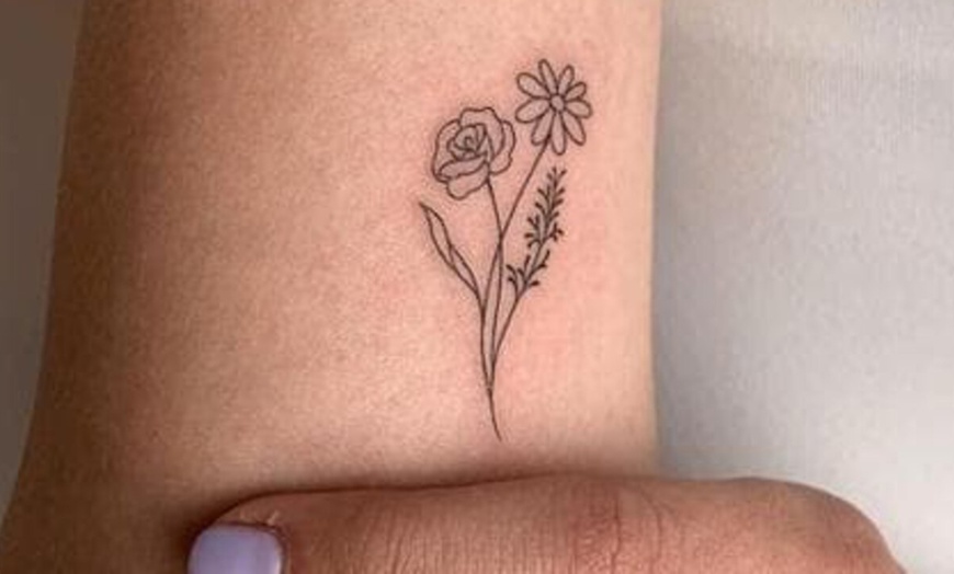 Image 1: 1 mini tatuaje de 6 cm para 1 persona 