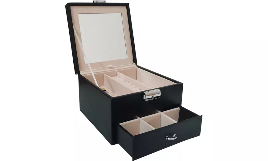 Image 2: Joyero con espejo interior, distintas secciones y llave, de SC Crystal