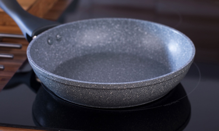 Image 8: Salter Marble Collection Cookware