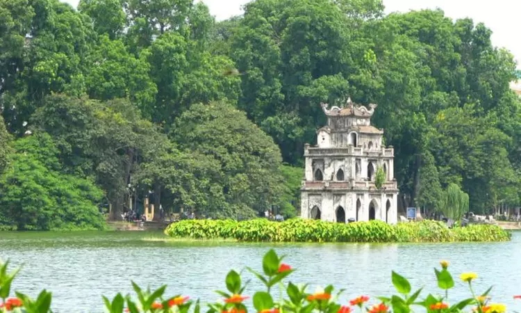 14-Day Vietnam Adventure: Stay, Cruise, Flights, Meals & Halong Tours!