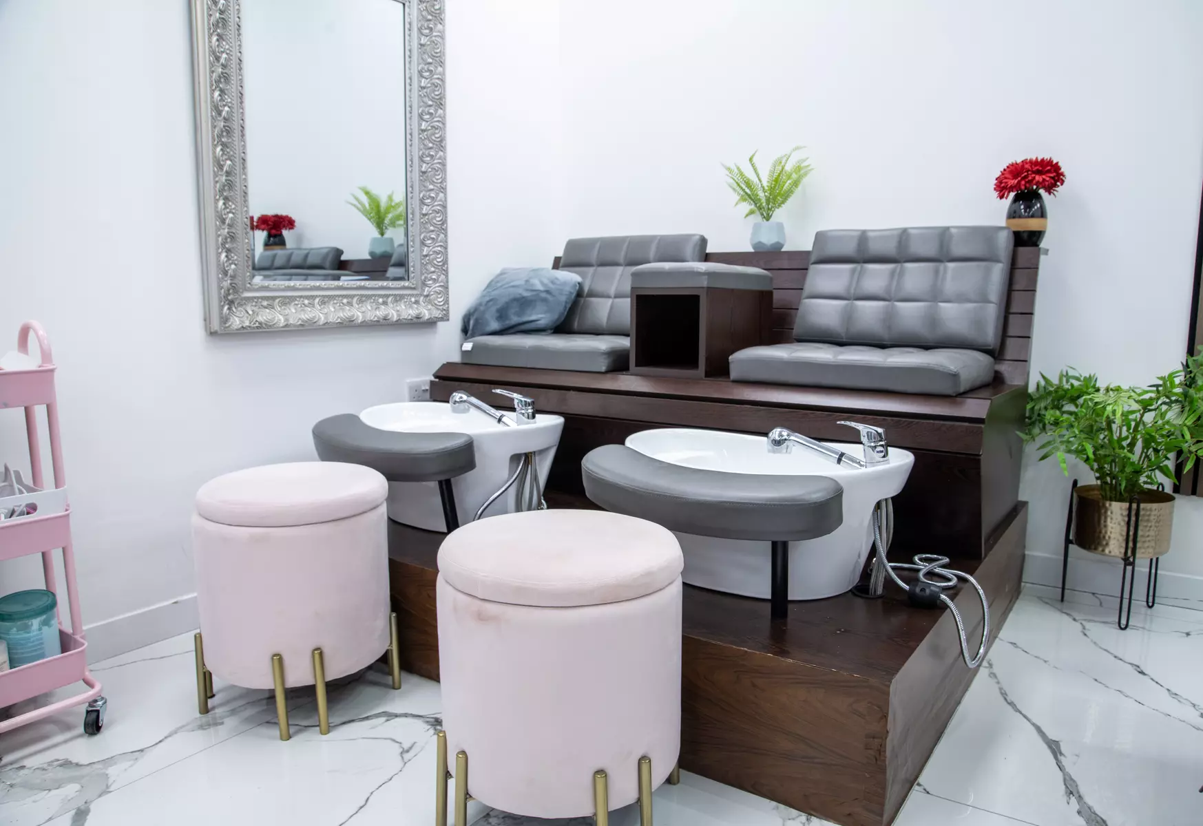 Luxurious Facial With Choice of Mani Or Pedicure Or Both