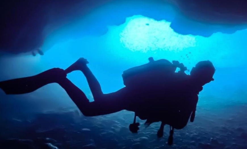 Image 2: Bautismo de buceo para 1 o 2 personas en Thalassa Buceo