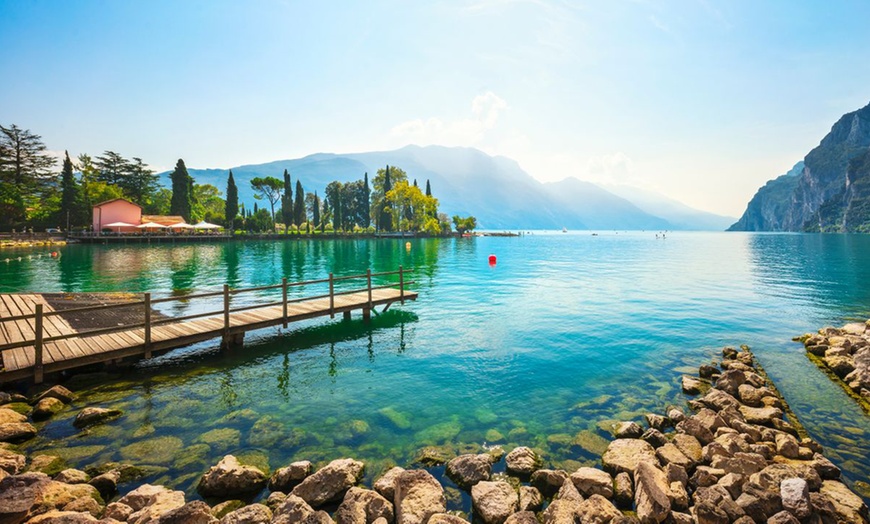 Image 2: ✈ Rome and Lake Garda: 4 or 6 Nights with Flights