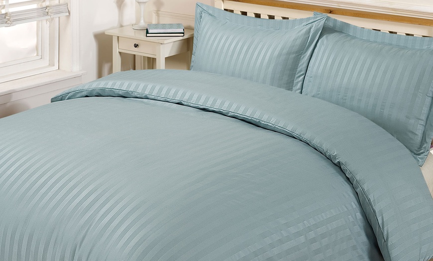 Image 4: Hotel Stripe Duvet Set