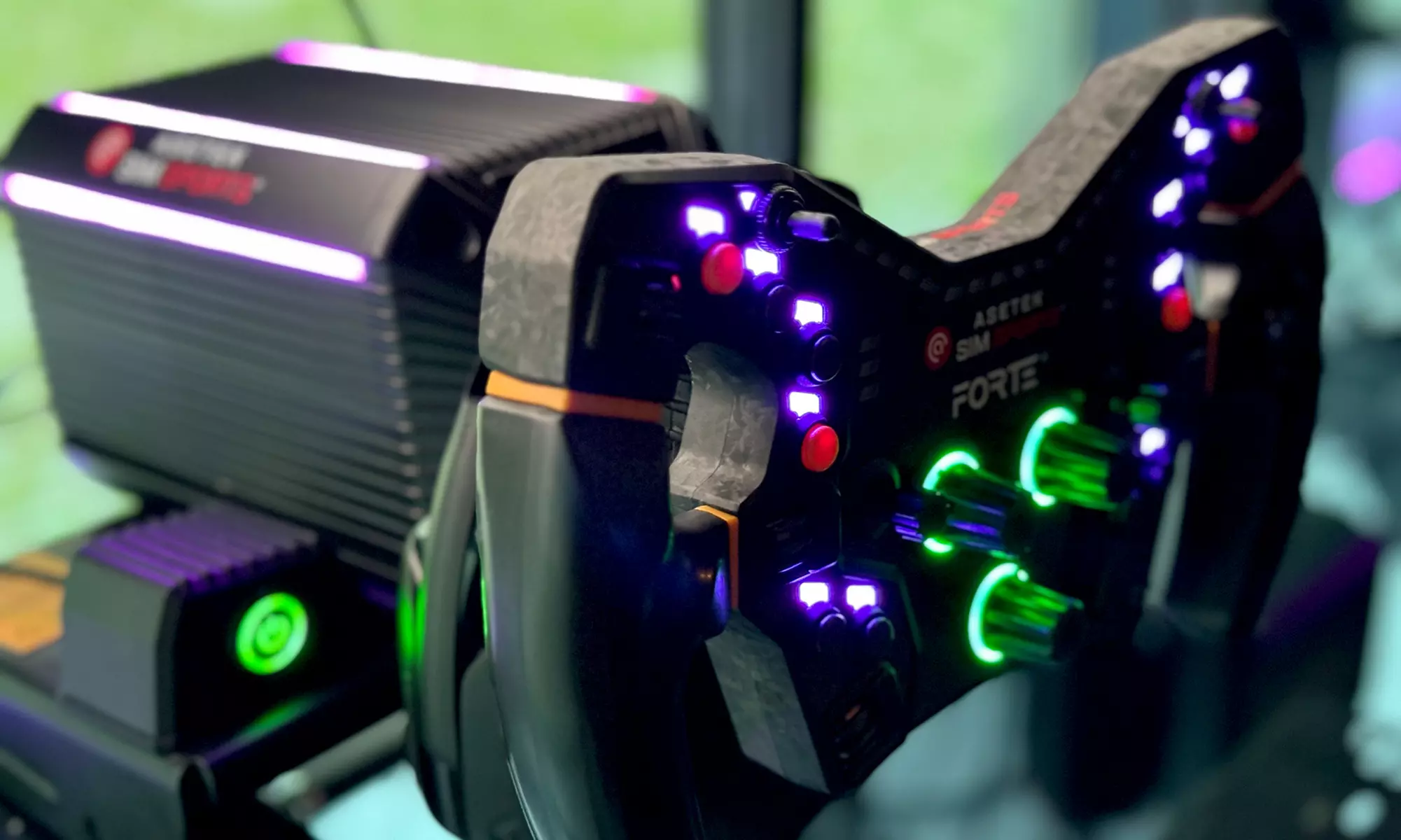 Poczuj się jak prawdziwy kierowca: sesje na symulatorach Strefy Racing