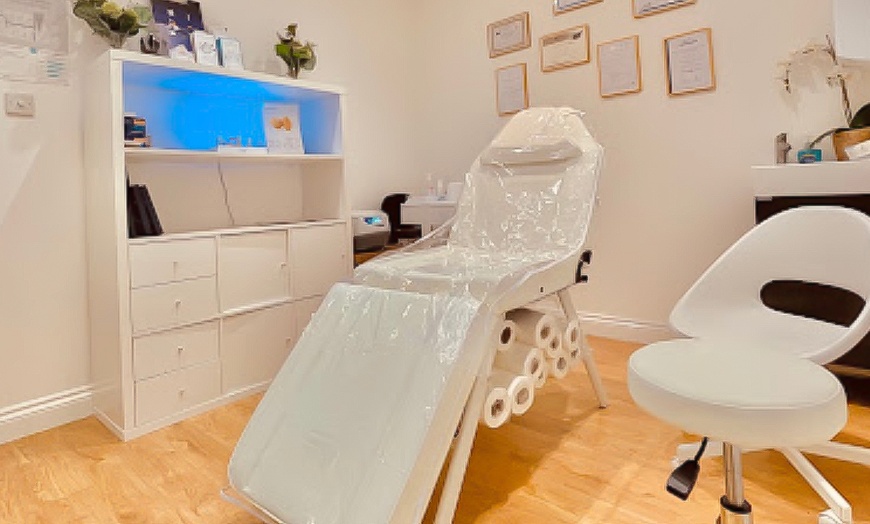 Image 2: 6 Sessions Lower/Upper/ 1 Full Body / Medical Grade Laser Hair Removal