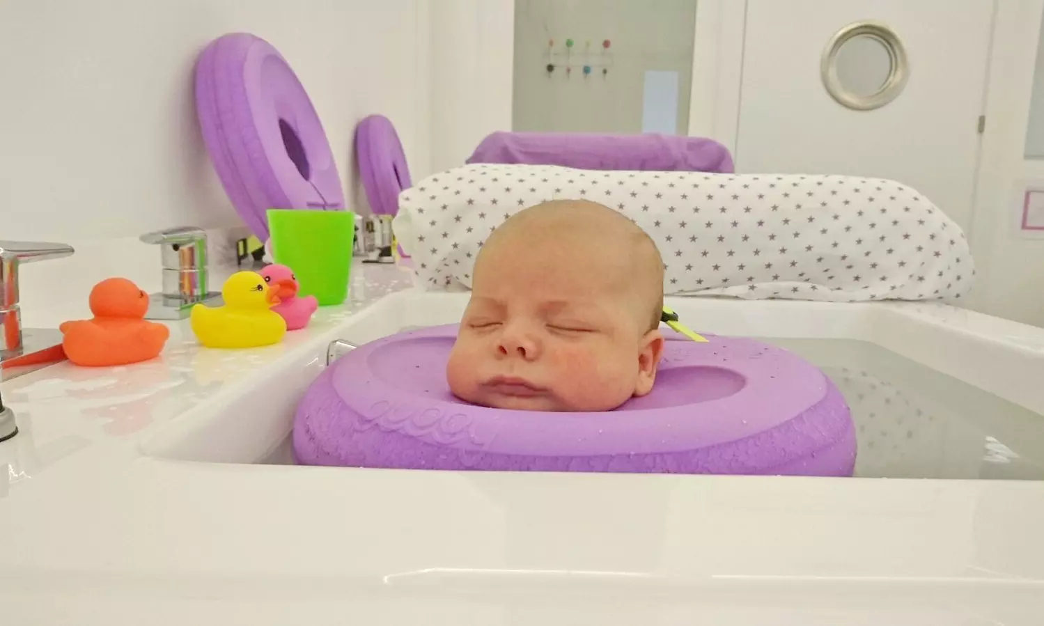 Spa para bebé con sesión de hidroterapia y opción a masaje