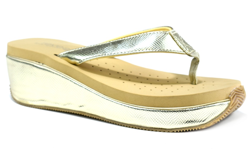 Image 5: Women's Wedge Flip Flops Sandals