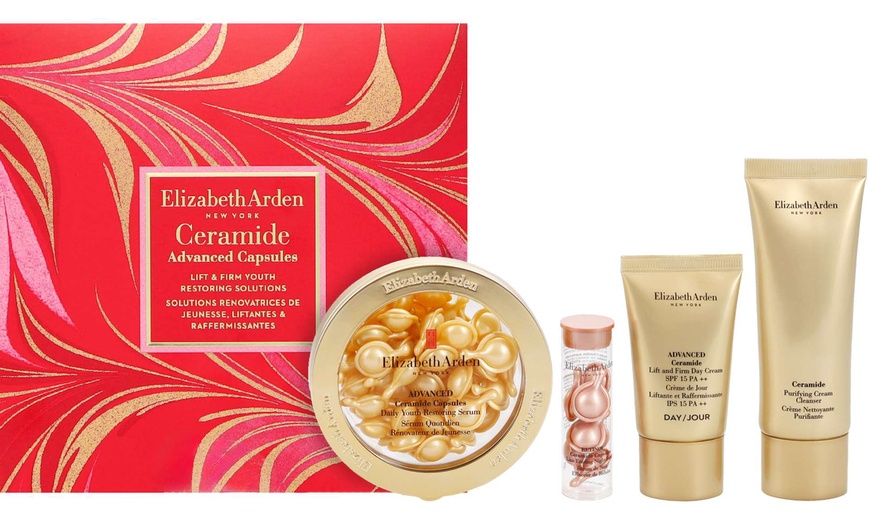 Image 2: Elizabeth Arden Skincare Gift Sets