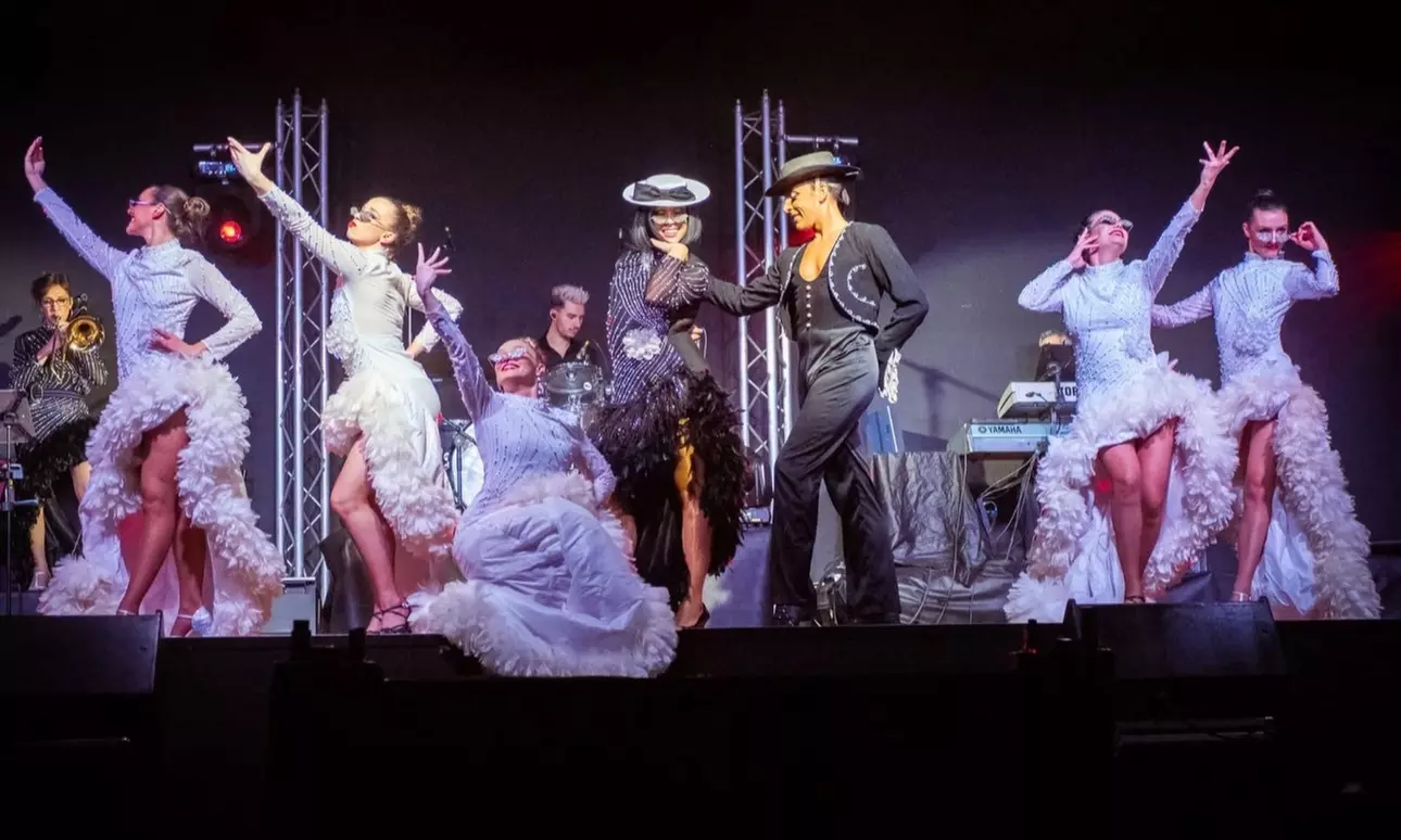 Soirée cabaret et repas pour deux en option à Milady Opera