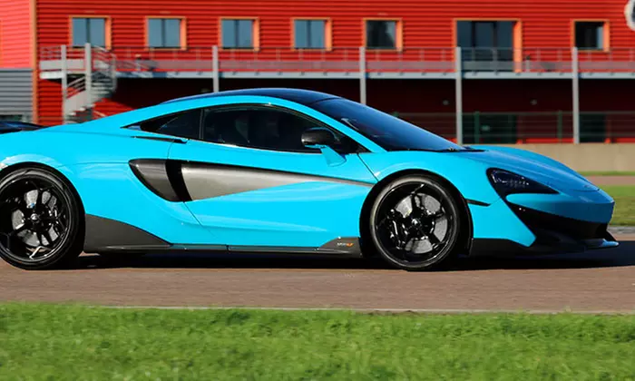 2 tours de pilotage en voiture de sport prestige avec Cadeau Pilotage