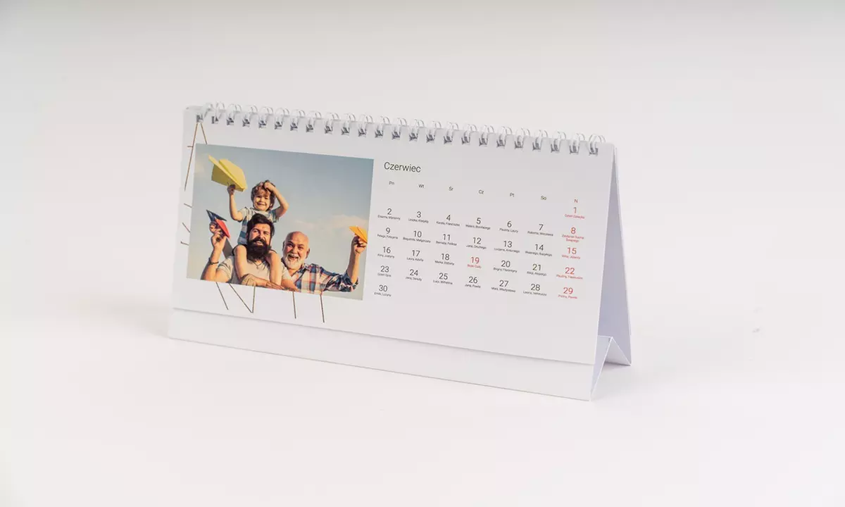 Personalizowane kalendarze biurkowe i ścienne z własnymi zdjęciami