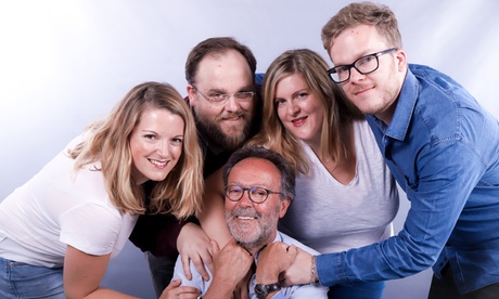 Shooting photo Pack Famille de 2h, pour 2 à 6 personnes, avec 15 photos et 4 impressions, à 19,90 € chez Oprodz