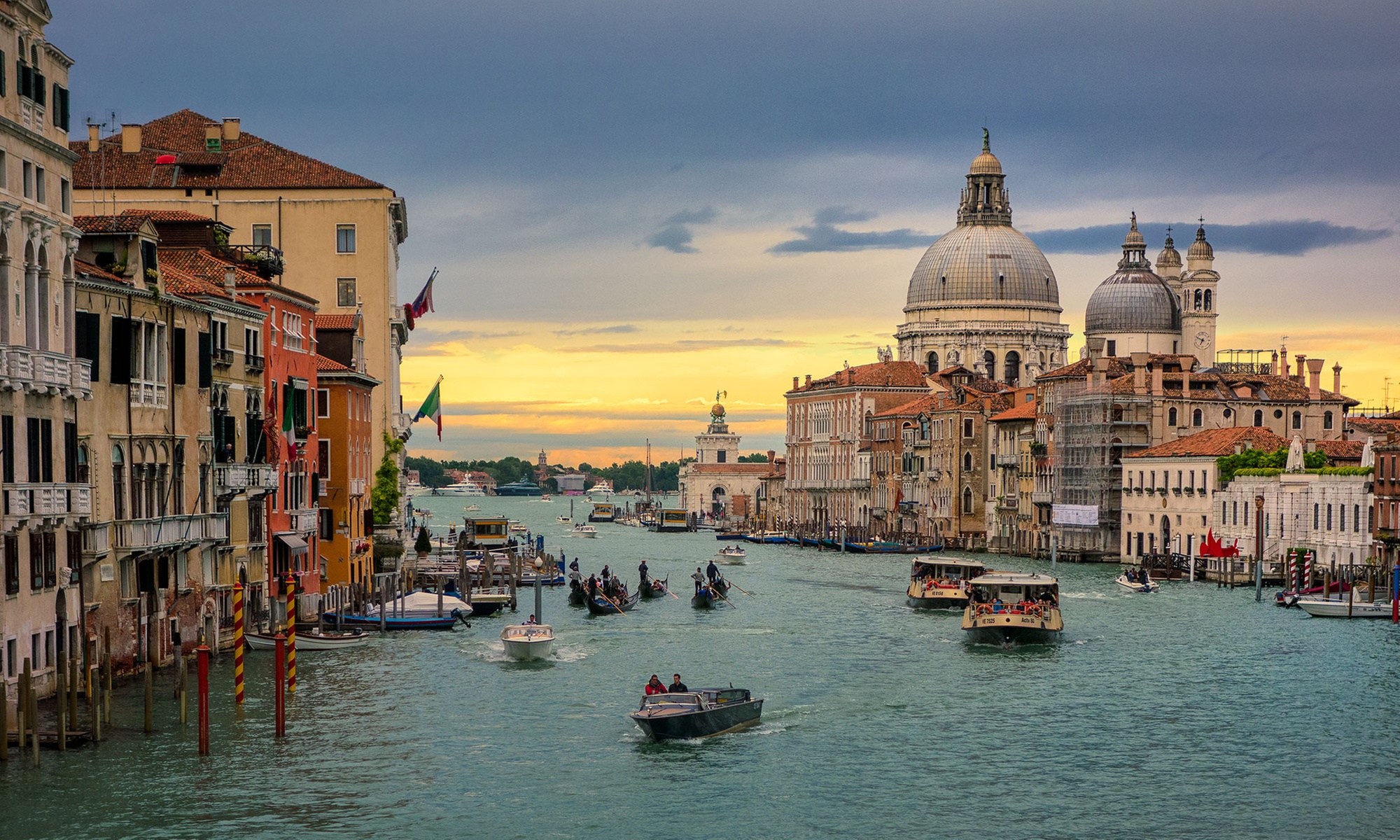 ✈ 8-Day Rome, Florence & Venice Vacation with Air