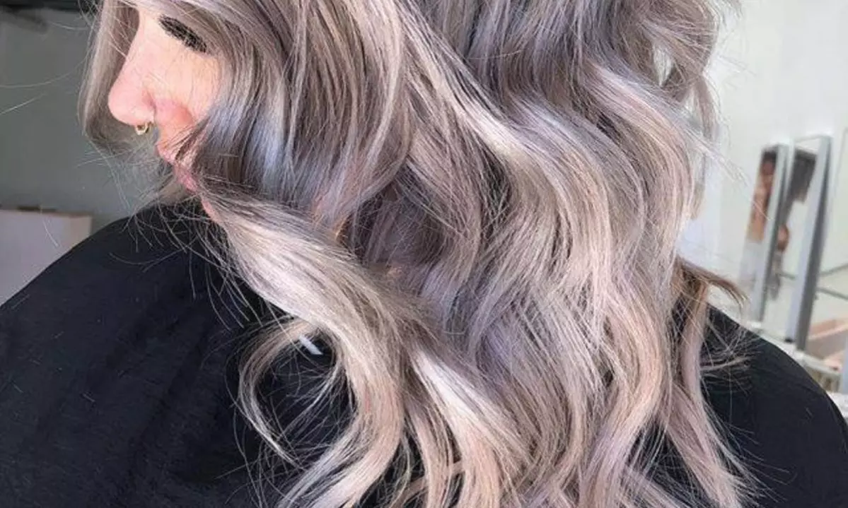 Fresh Look with Wash, Cut, Style Blow Dry, Foils or Full Color + Deep Hydration Treatment