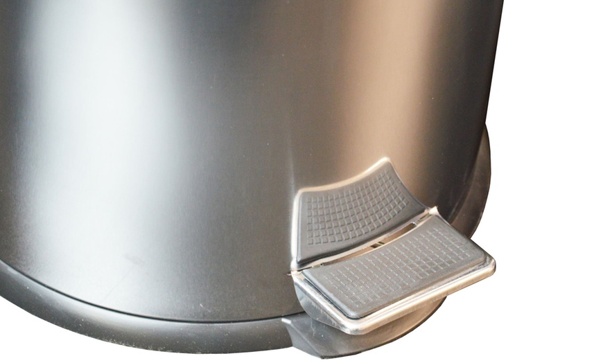 Image 8: Kitchen Pedal Bin